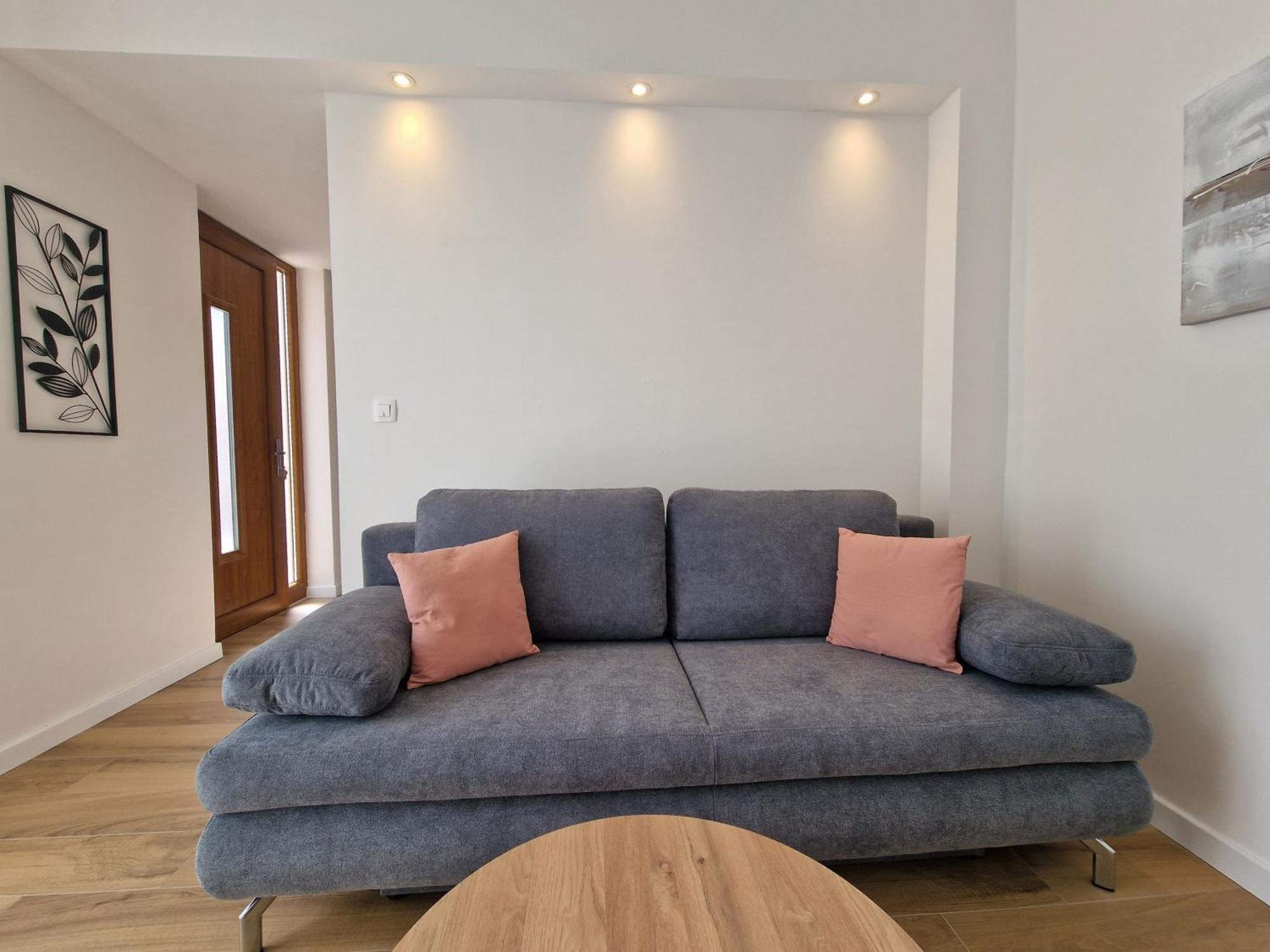 Apartments Miamare Примоштен Екстер'єр фото
