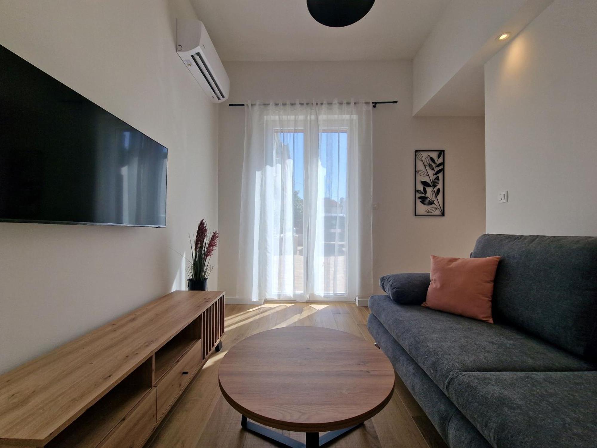 Apartments Miamare Примоштен Екстер'єр фото